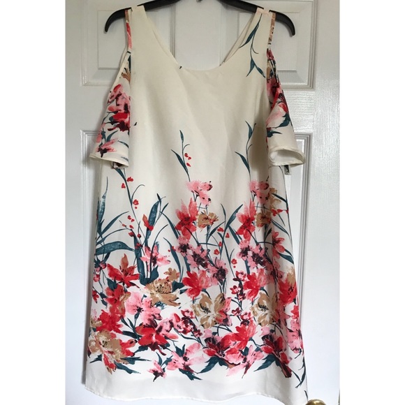 NWT M- New Harbor Cold-Shoulder Floral Dress - Picture 2 of 3